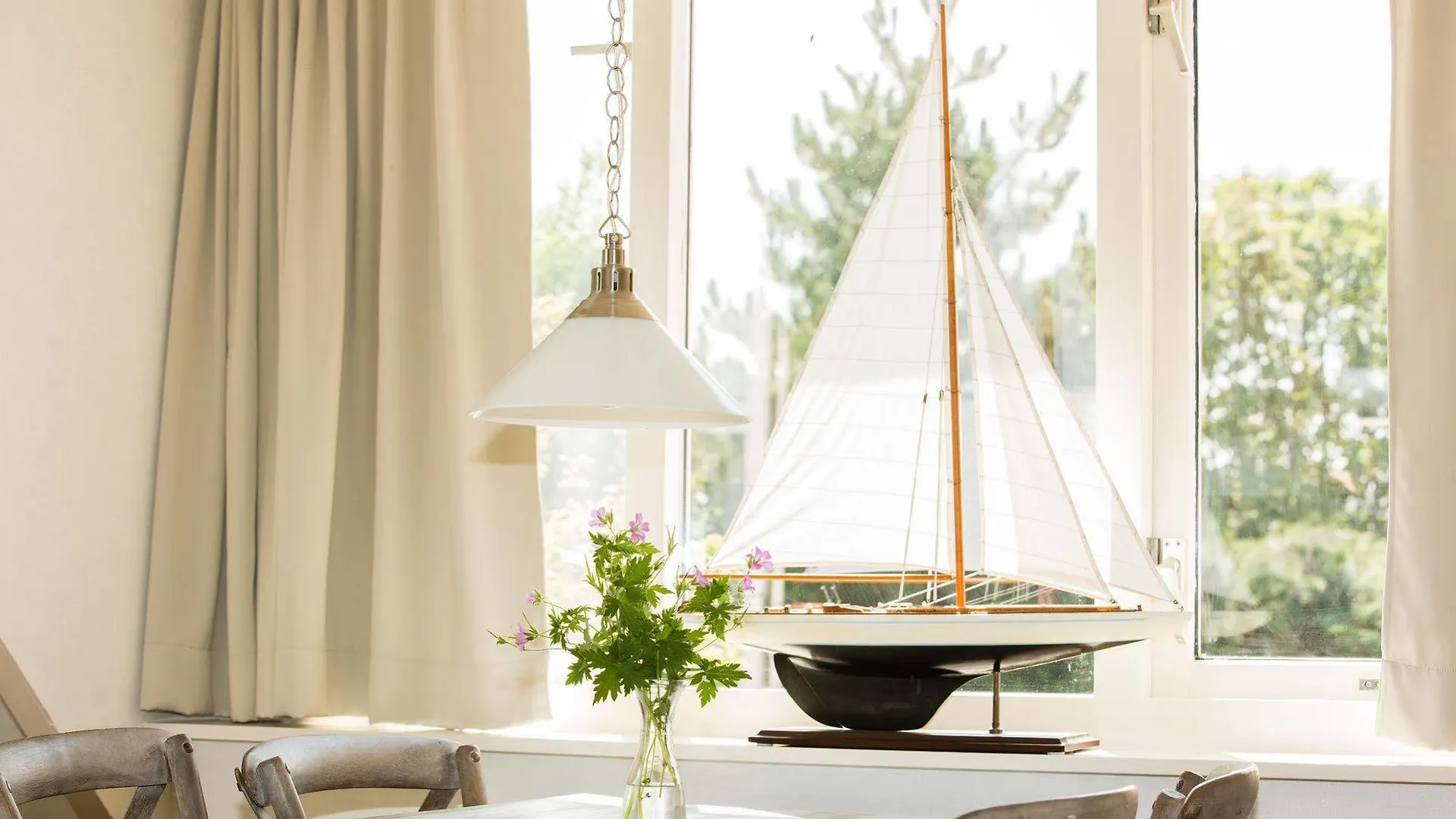 Nocleg ze śniadaniem B & B Villa Suisse Haga